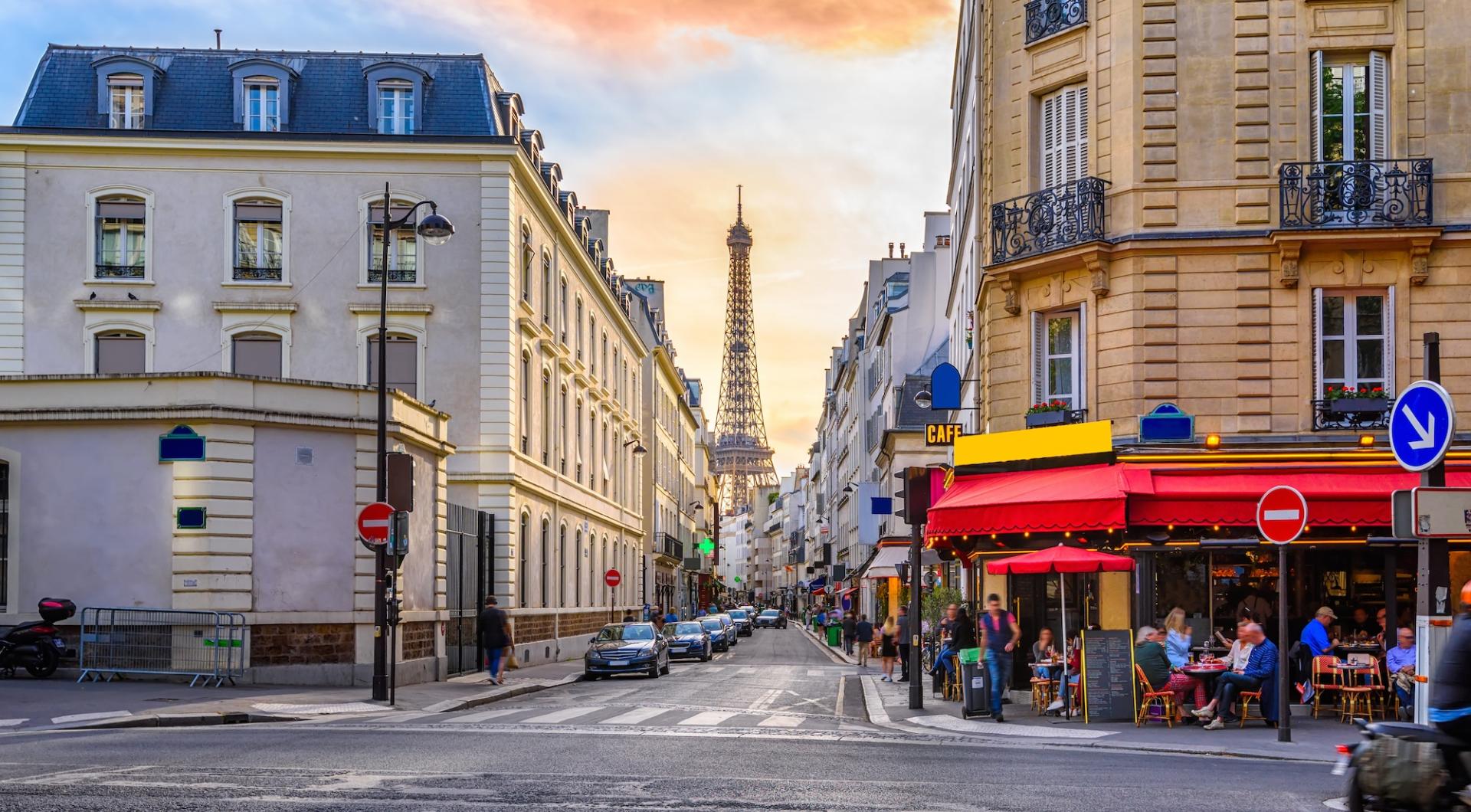 View of the Eiffel Tower from the 7th