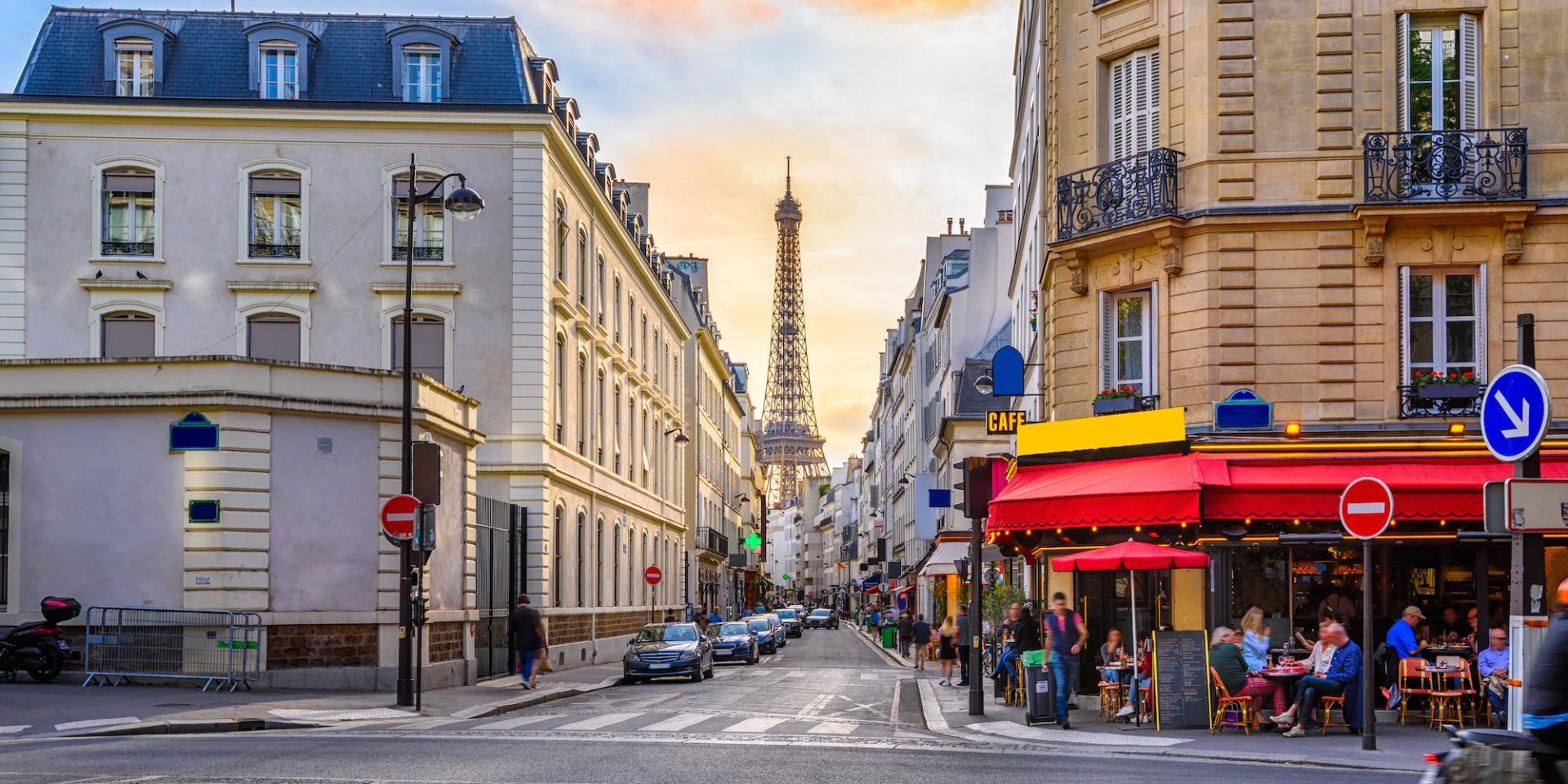 View of the Eiffel Tower from the 7th