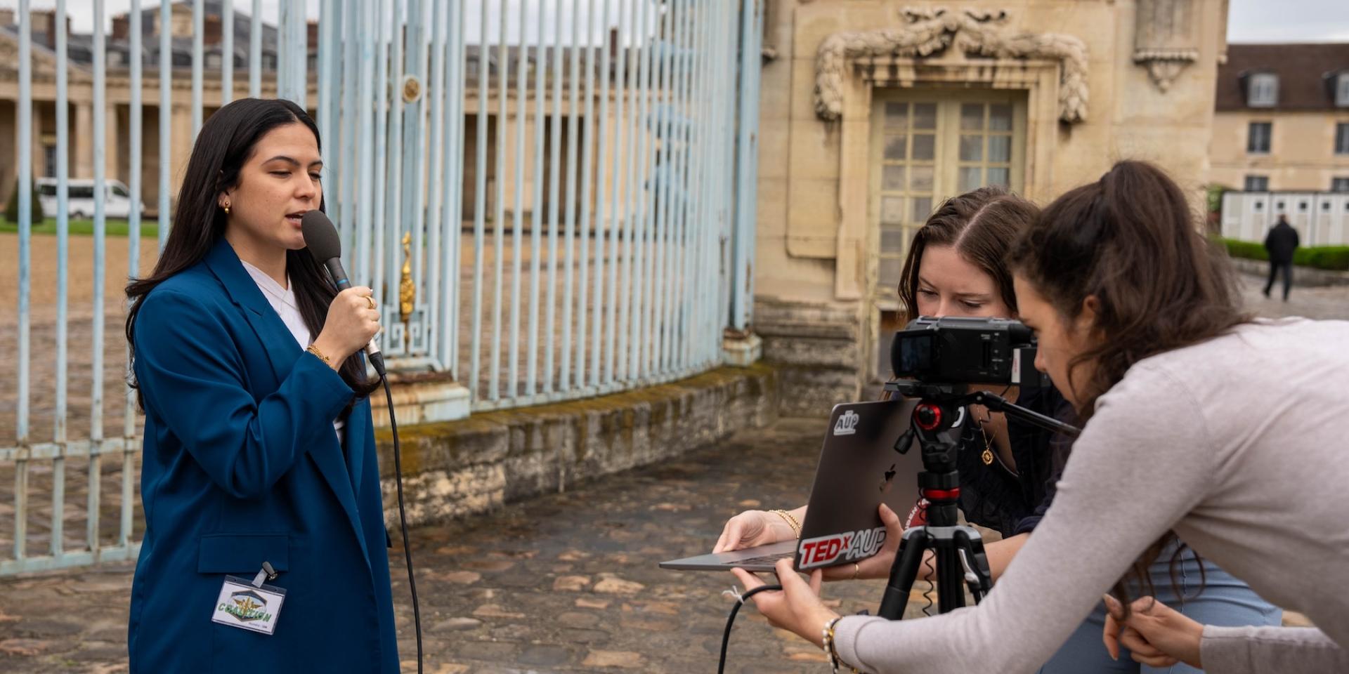 Grad students on the ecole de guerre