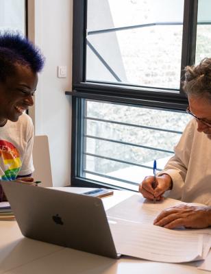 AUP student meeting with faculty advisor, Professor Waddick Doyle
