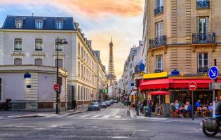 View of the Eiffel Tower from the 7th