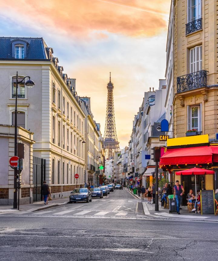 View of the Eiffel Tower from the 7th